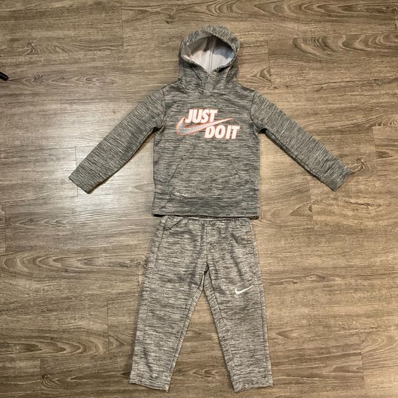 Nike Dri Fit Fleece Tracksuit Boys 4 XS Grey White 2 Piece Jogger Suit Hoodie - Picture 1 of 8
